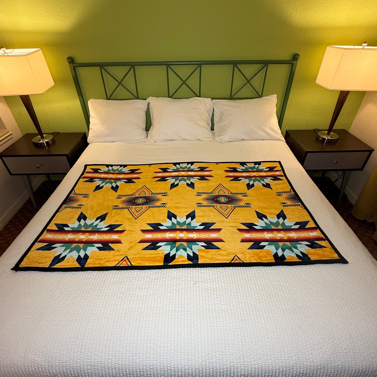 Reversible Yellow/Black Star Baby Throw Blanket