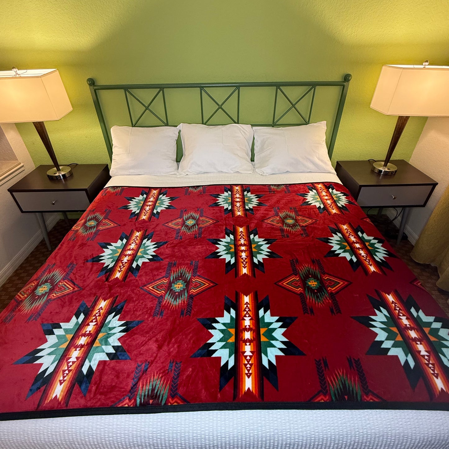 Reversible Red Star Blanket - TWIN/FULL